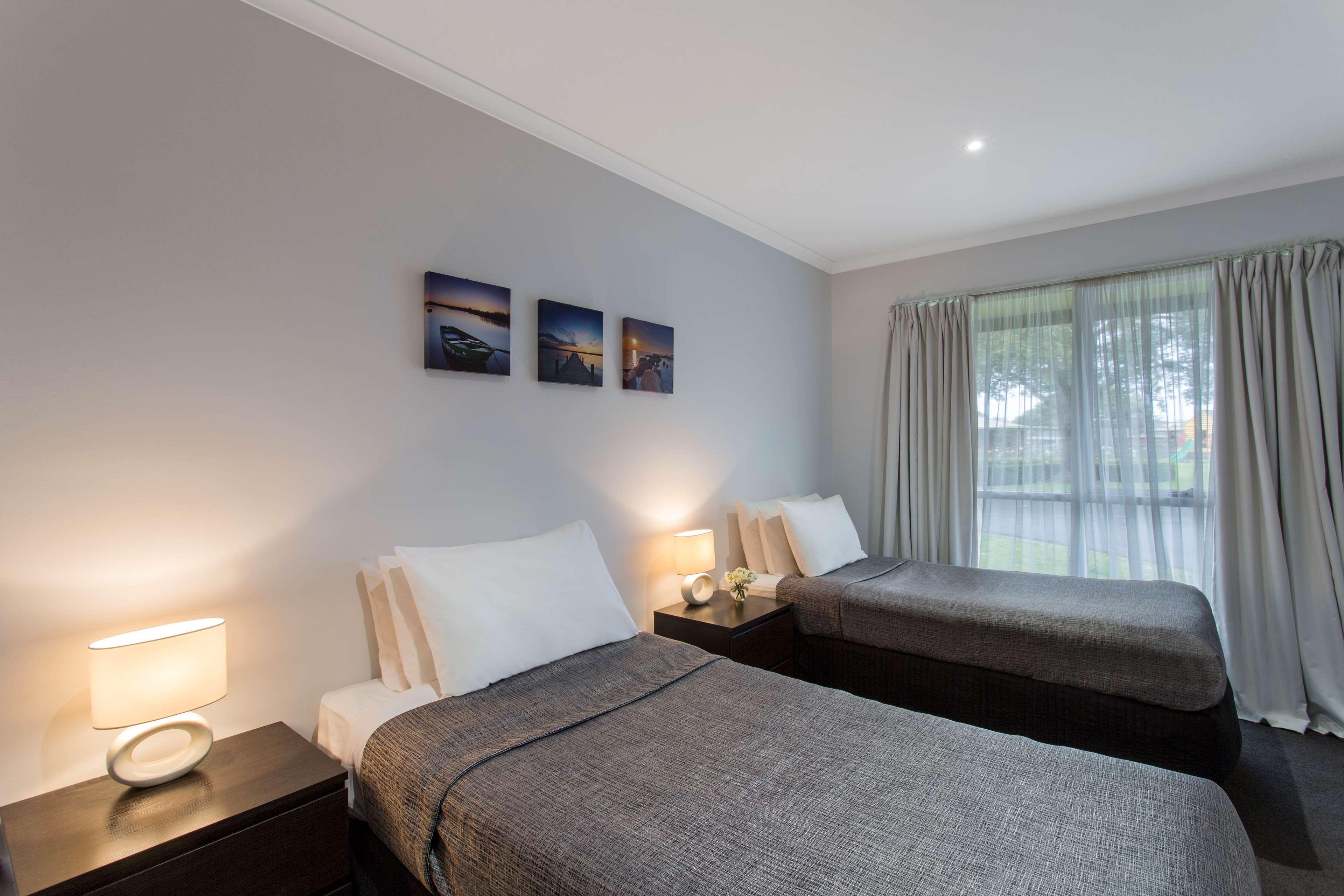 Best Western Colonial Village Motel Уорнъмбул Екстериор снимка