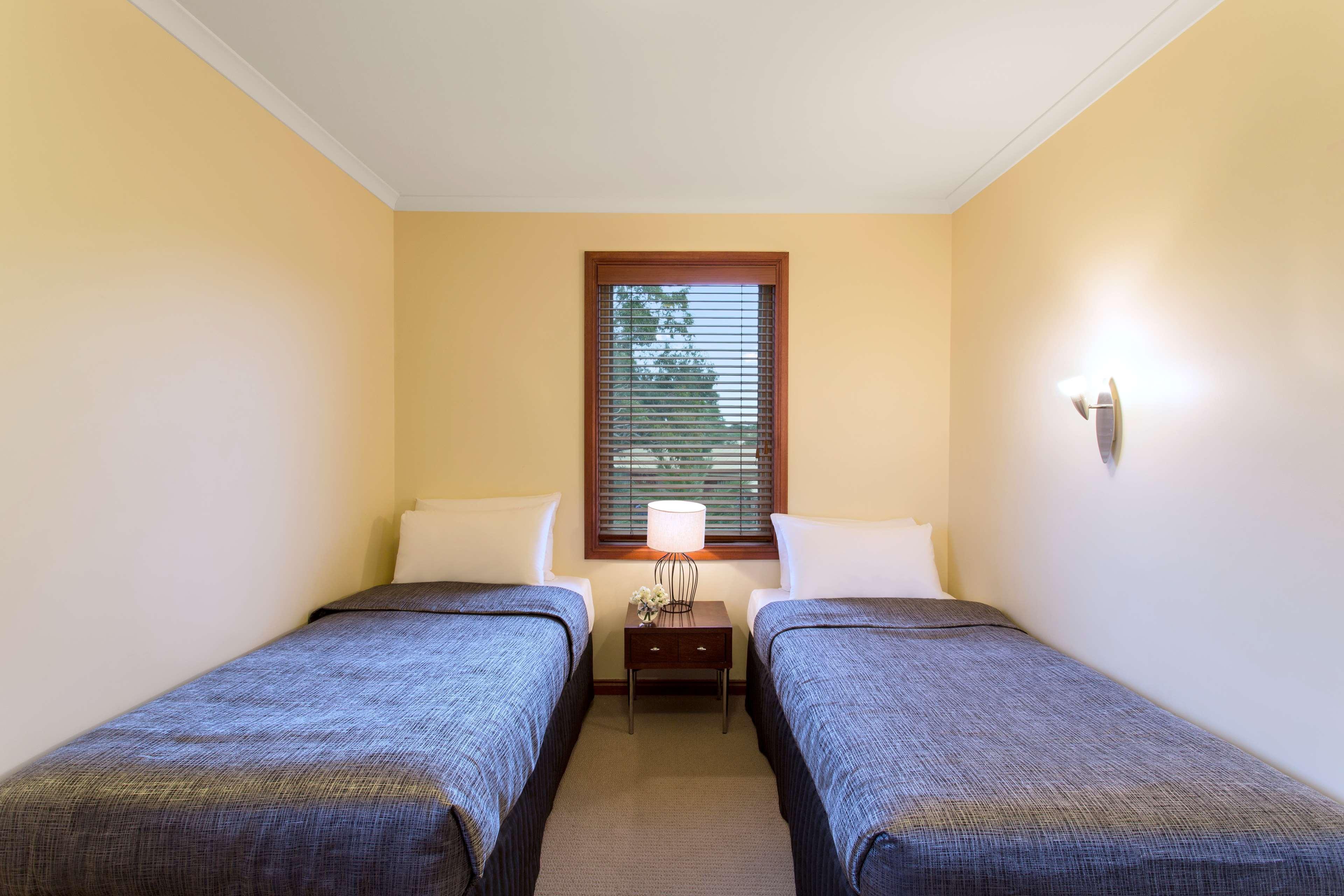 Best Western Colonial Village Motel Уорнъмбул Екстериор снимка