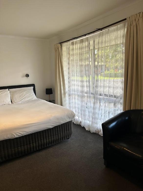 Best Western Colonial Village Motel Уорнъмбул Стая снимка
